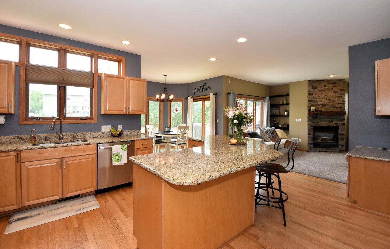 13310 Crestwood COURT