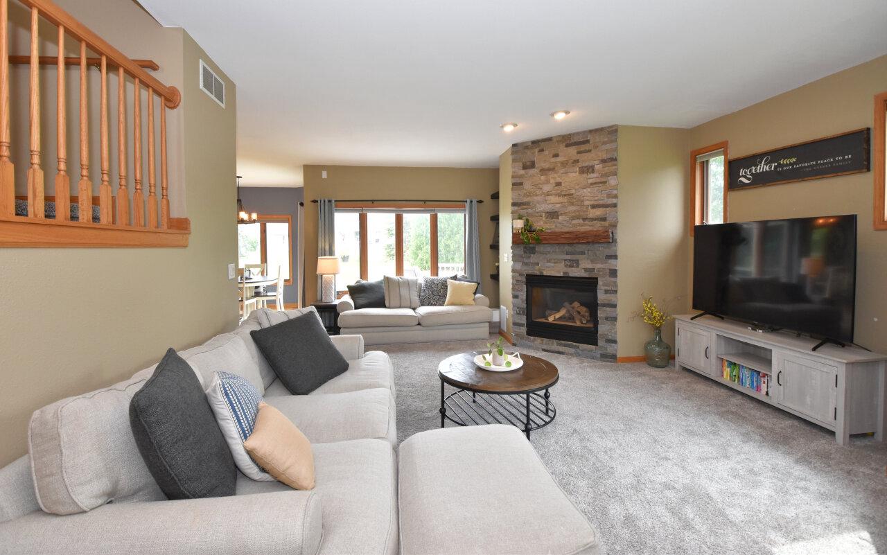 13310 Crestwood COURT