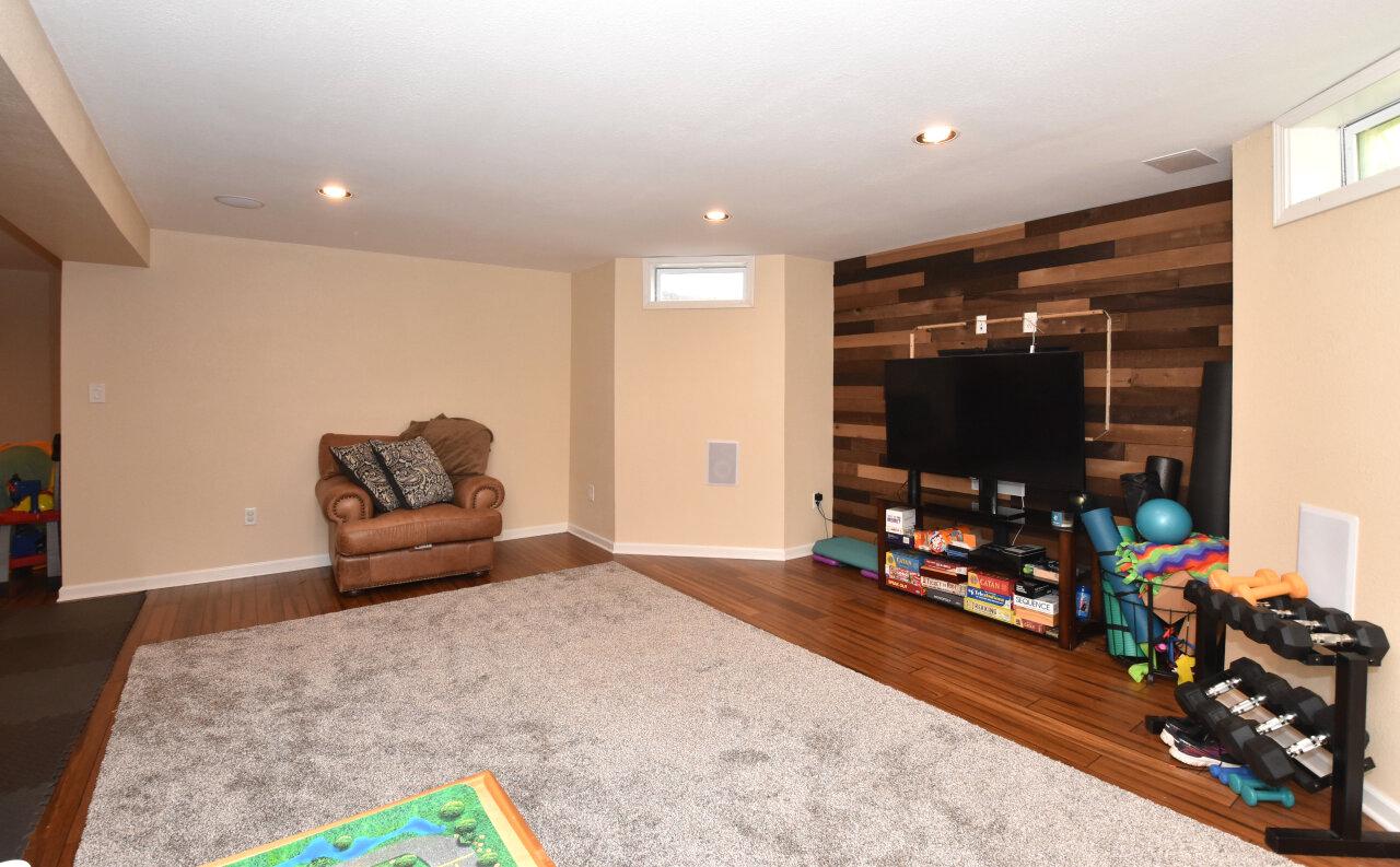 13310 Crestwood COURT