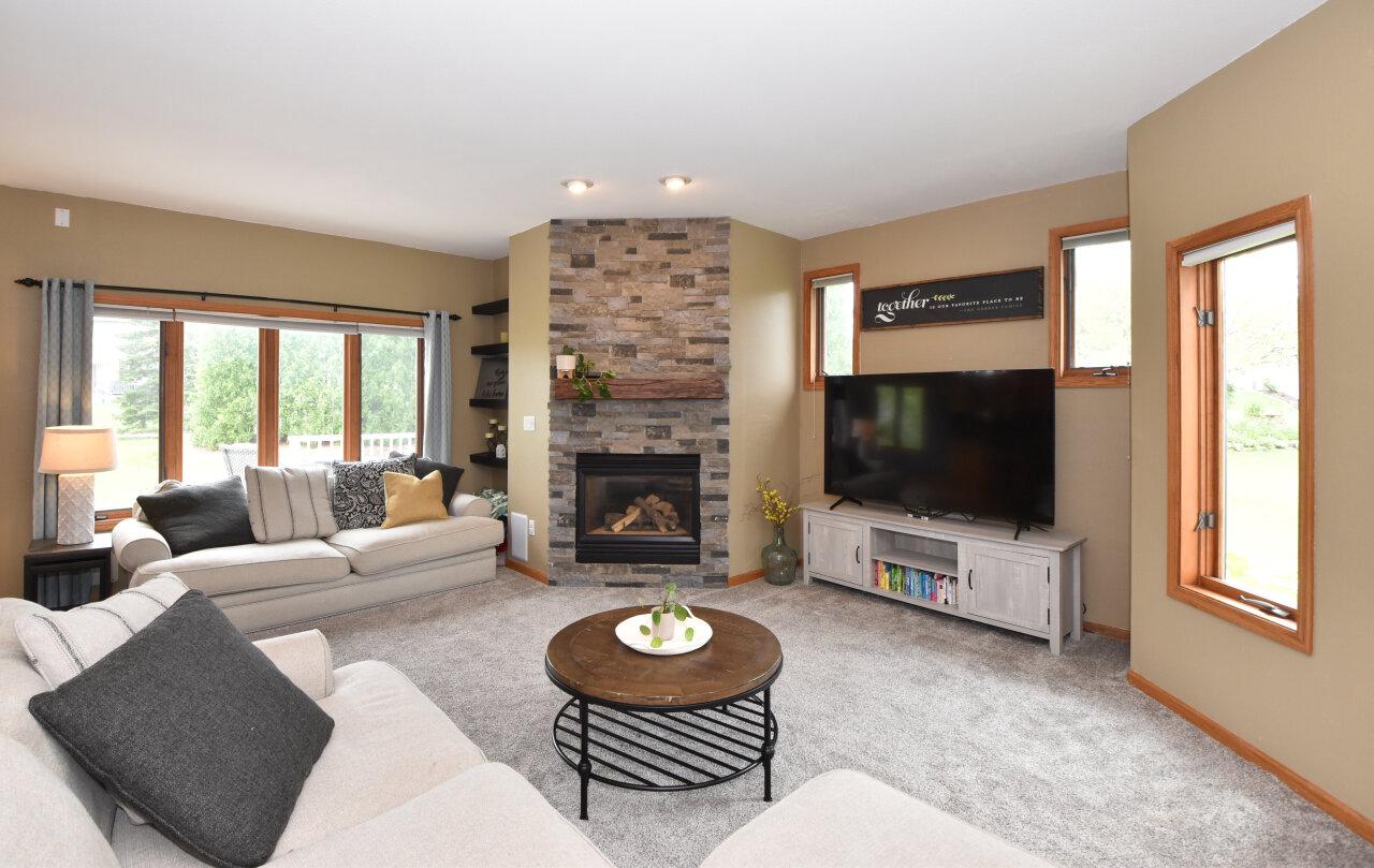 13310 Crestwood COURT