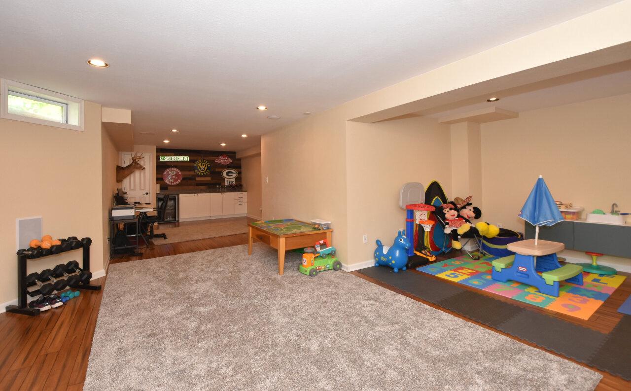 13310 Crestwood COURT