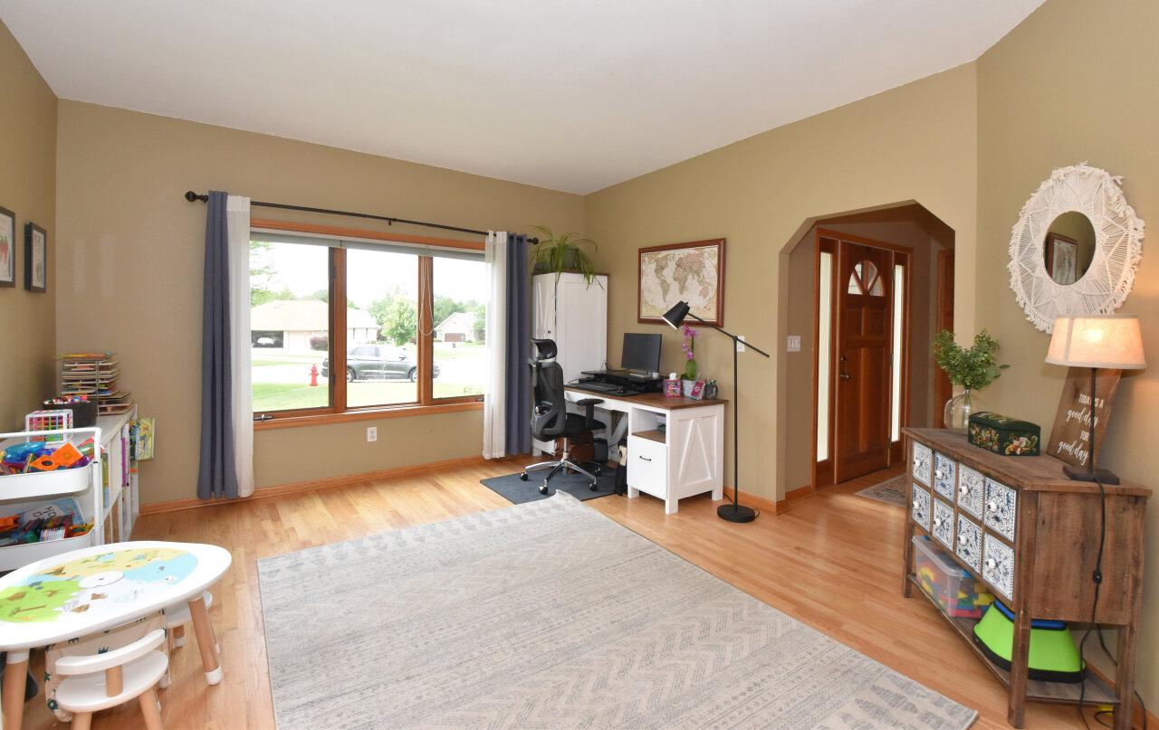 13310 Crestwood COURT