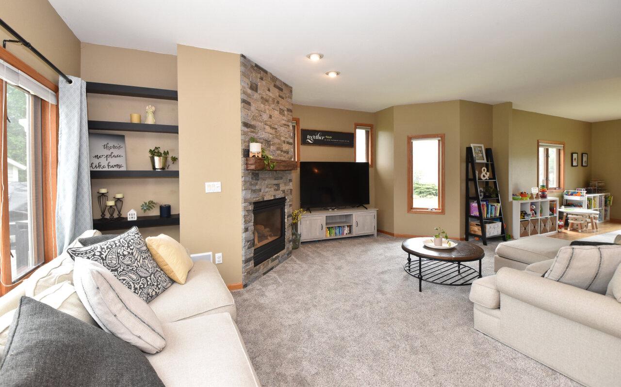 13310 Crestwood COURT