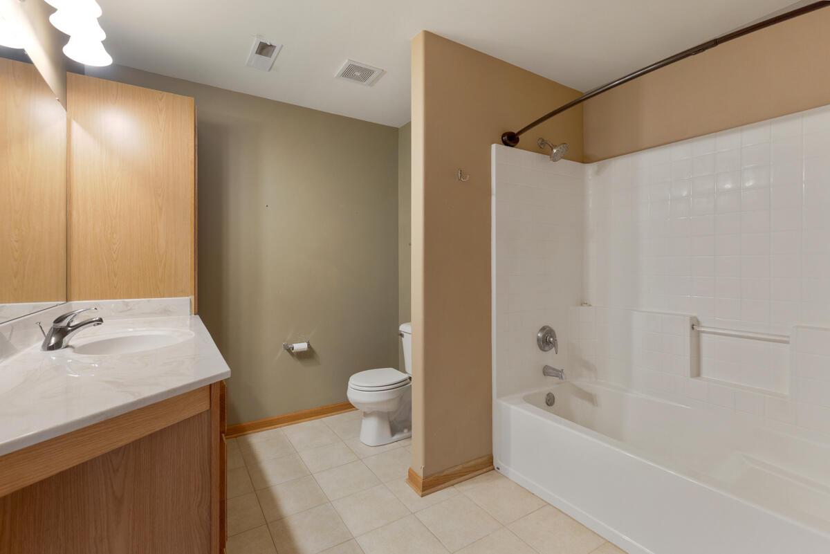 420 East Veterans WAY 8