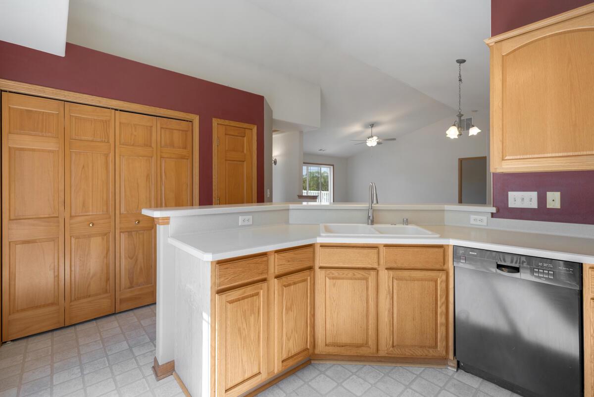 420 East Veterans WAY 8