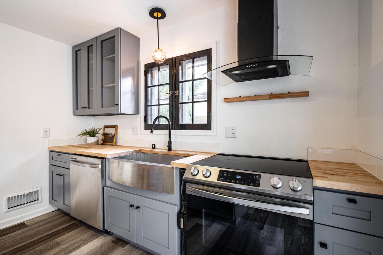 1219 North 85 STREET