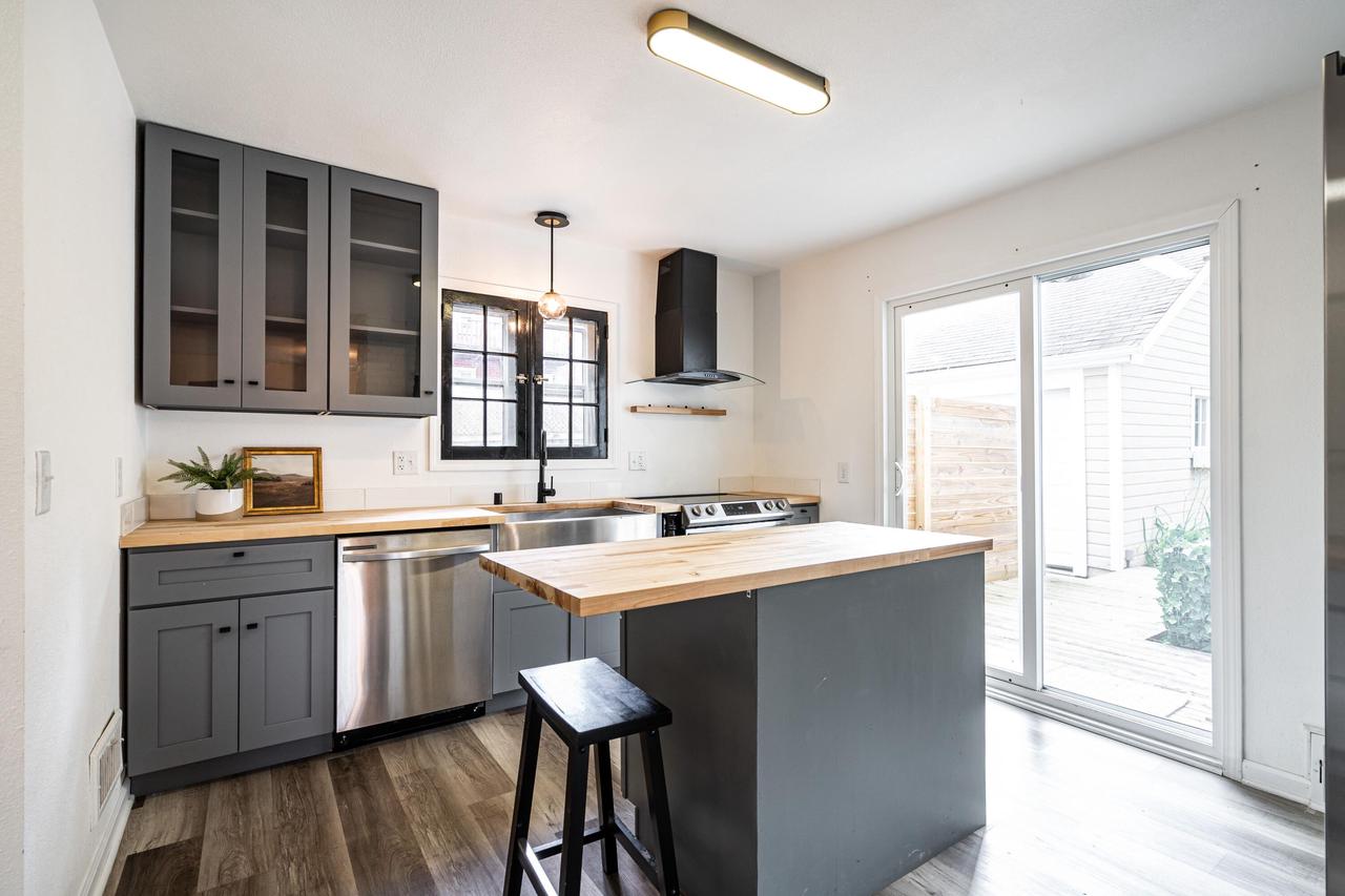 1219 North 85 STREET