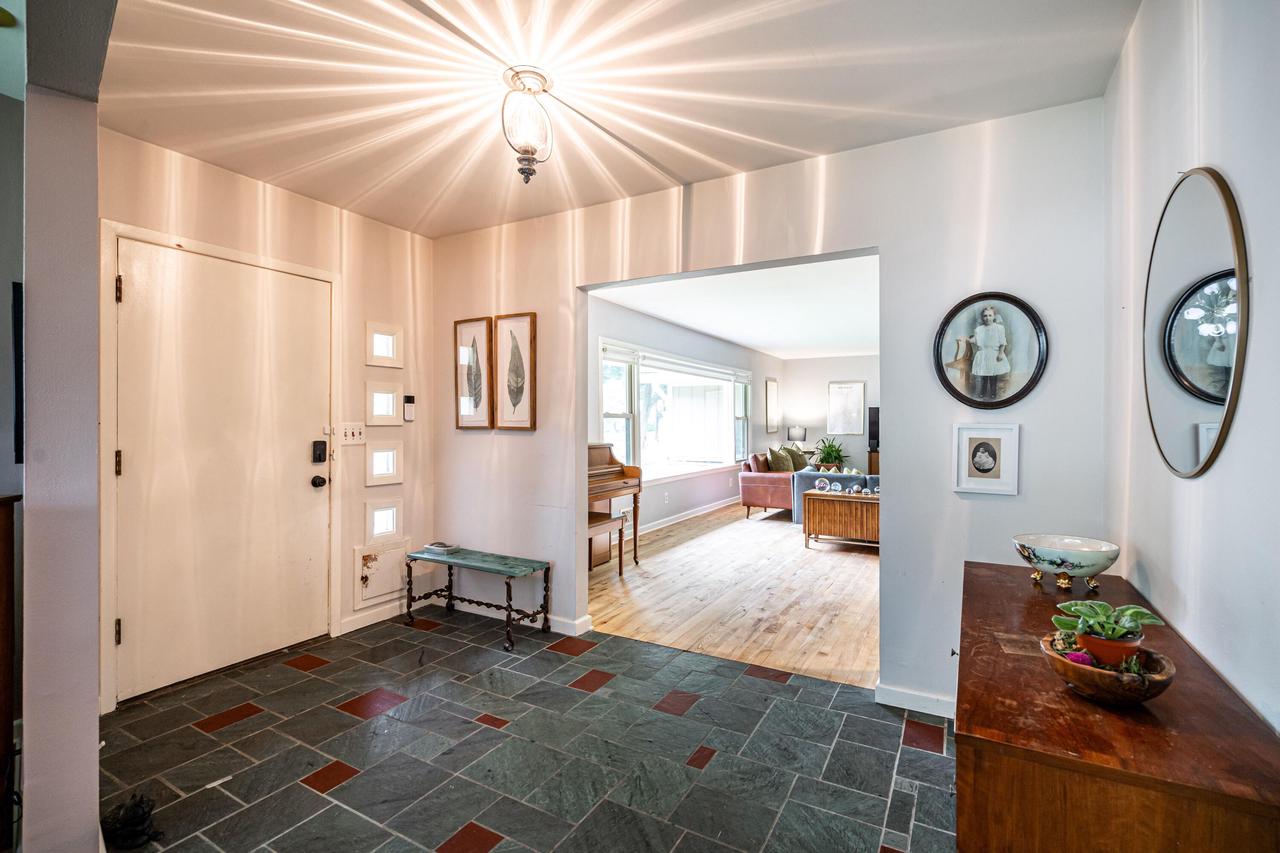 7425 Portland AVENUE