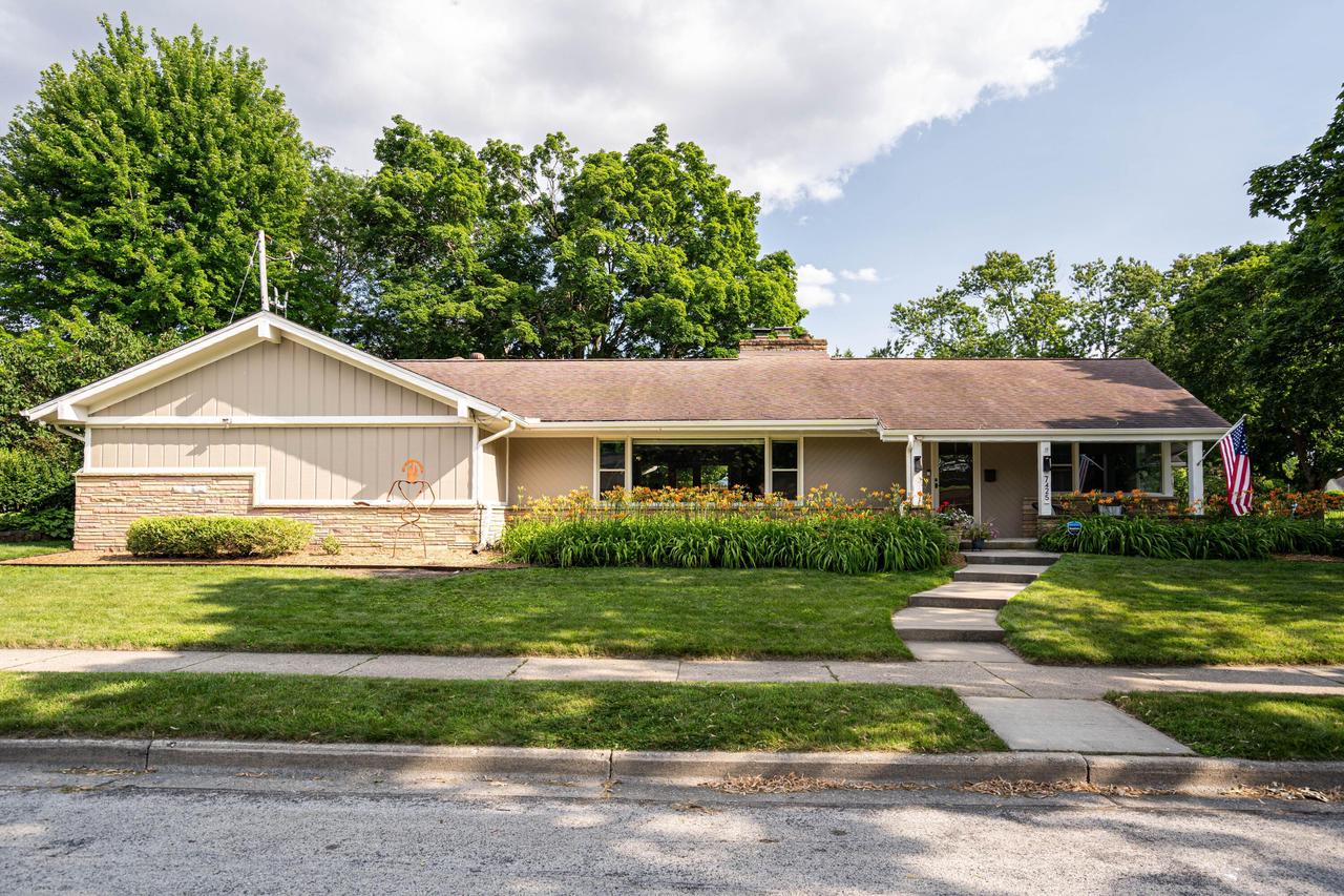 7425 Portland AVENUE