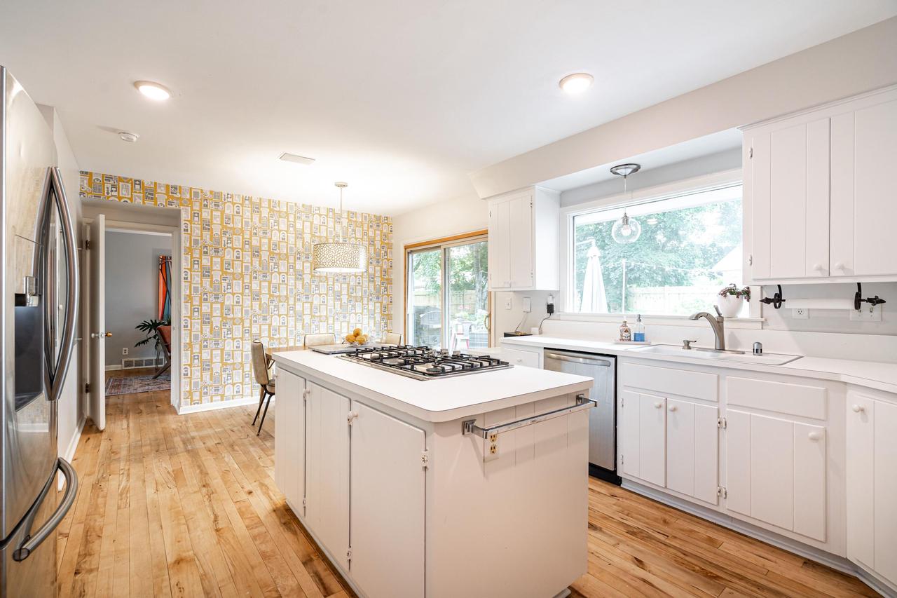 7425 Portland AVENUE