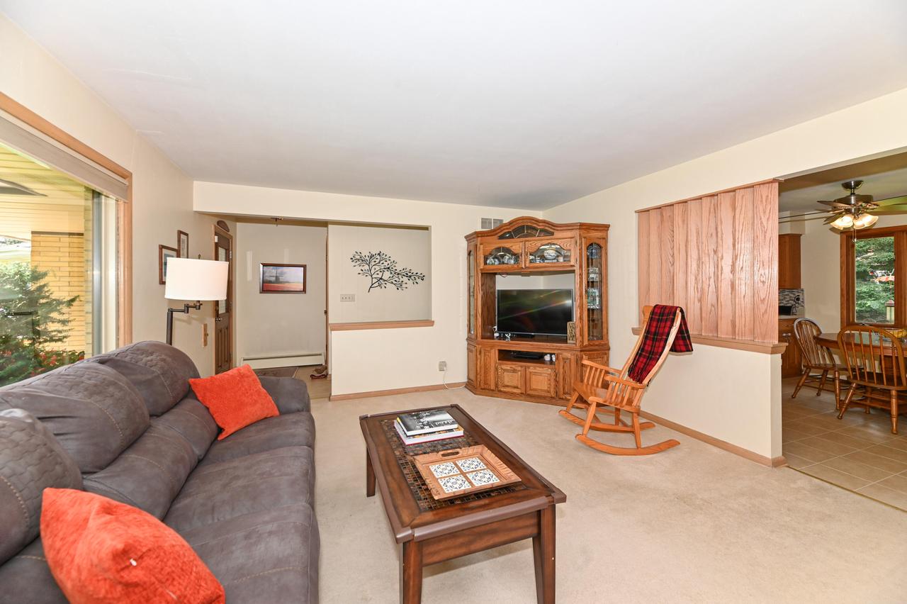 8706 West Burdick AVENUE