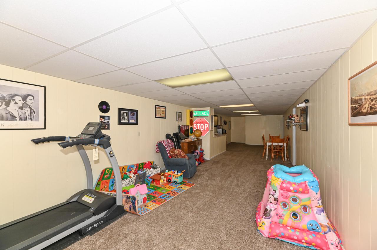 8706 West Burdick AVENUE