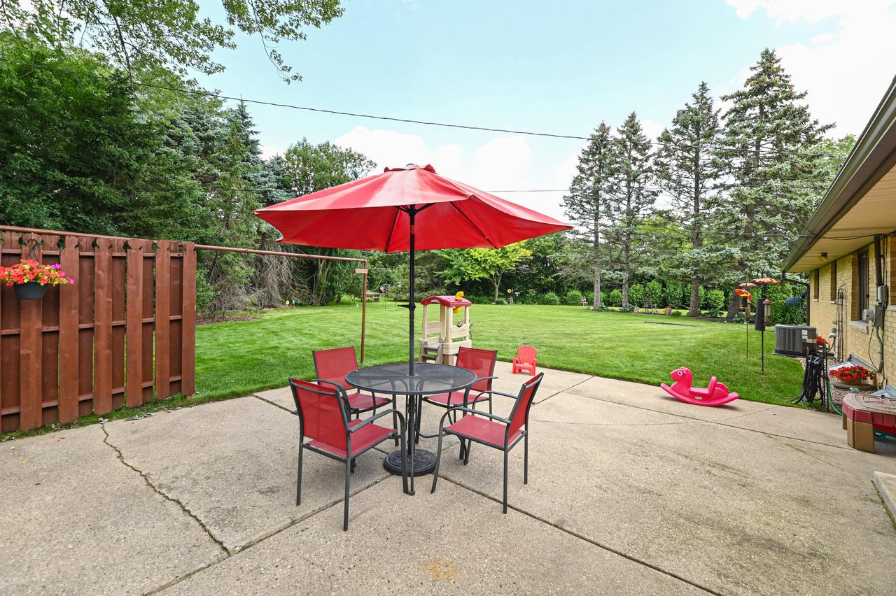 8706 West Burdick AVENUE