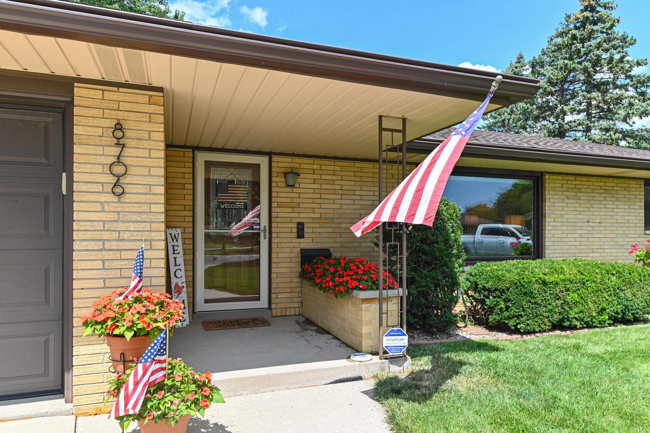 8706 West Burdick AVENUE