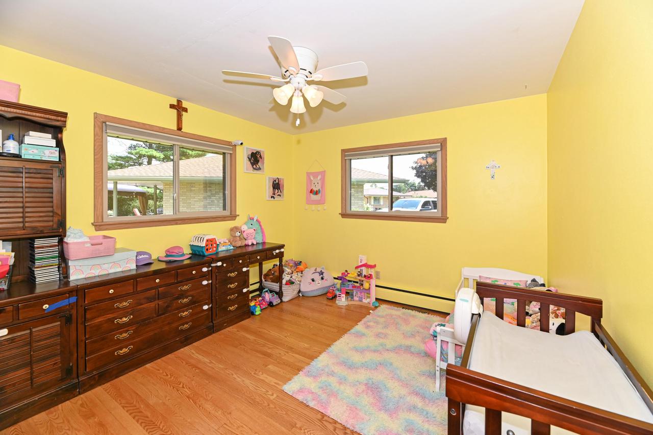 8706 West Burdick AVENUE