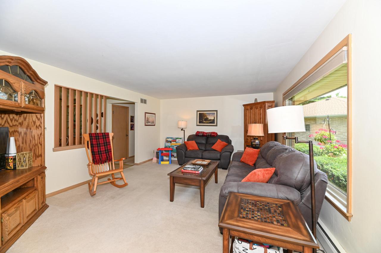 8706 West Burdick AVENUE