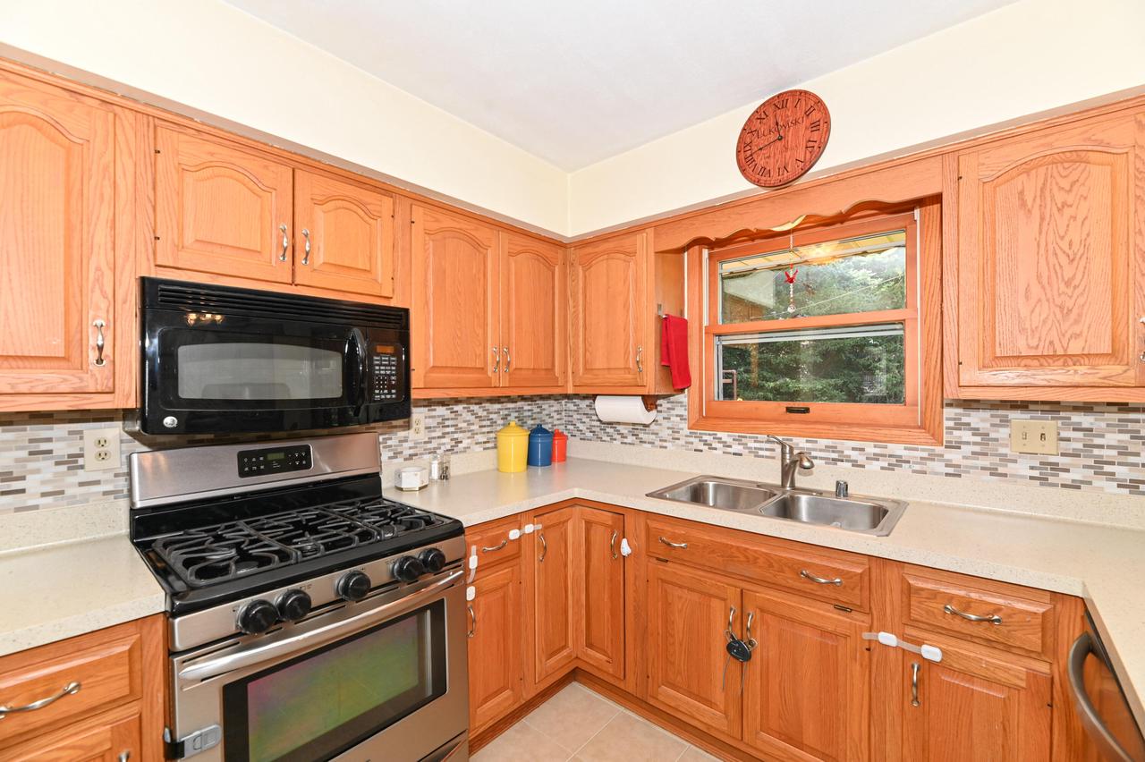 8706 West Burdick AVENUE