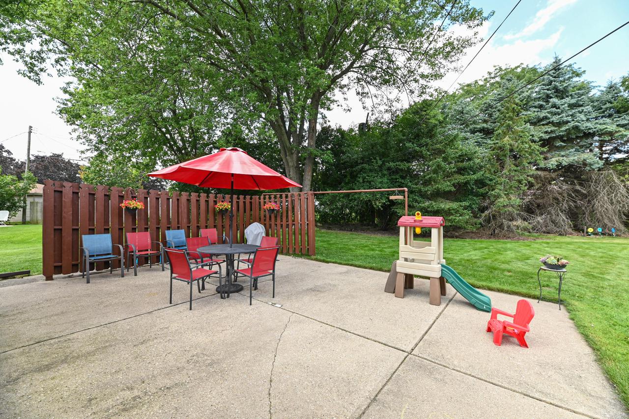 8706 West Burdick AVENUE