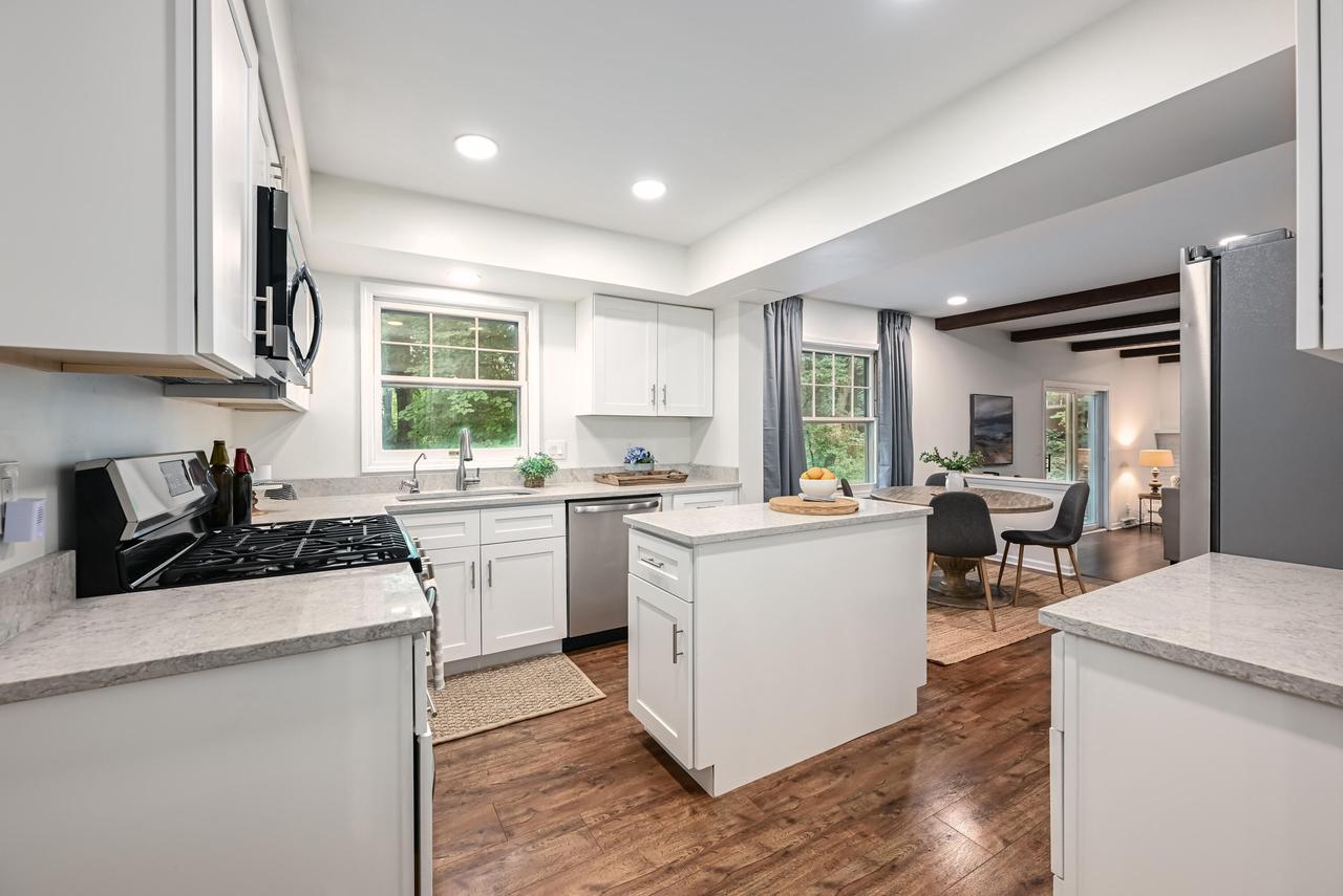 240 Indian Ridge DRIVE