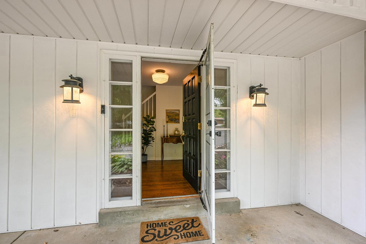 240 Indian Ridge DRIVE