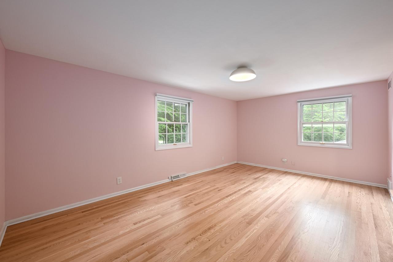 240 Indian Ridge DRIVE