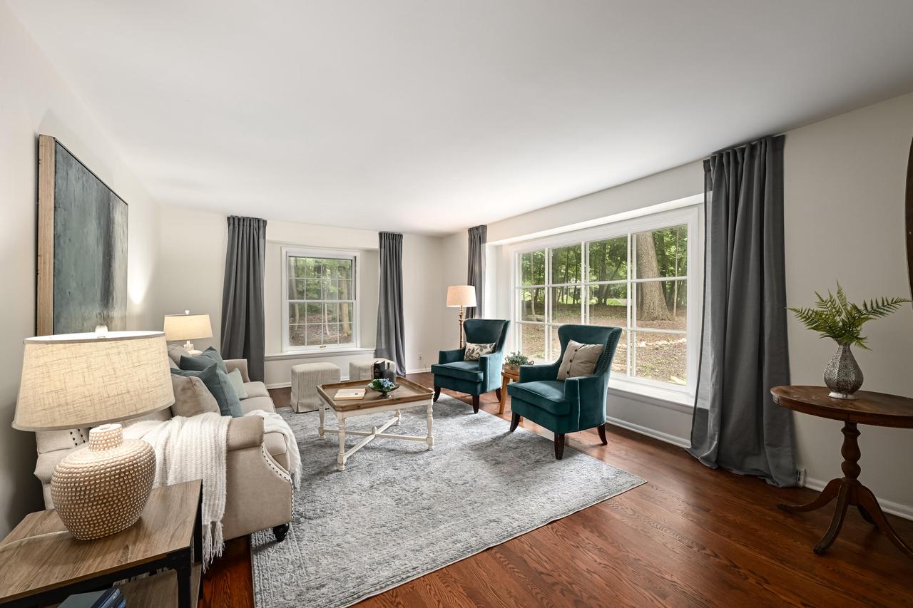 240 Indian Ridge DRIVE