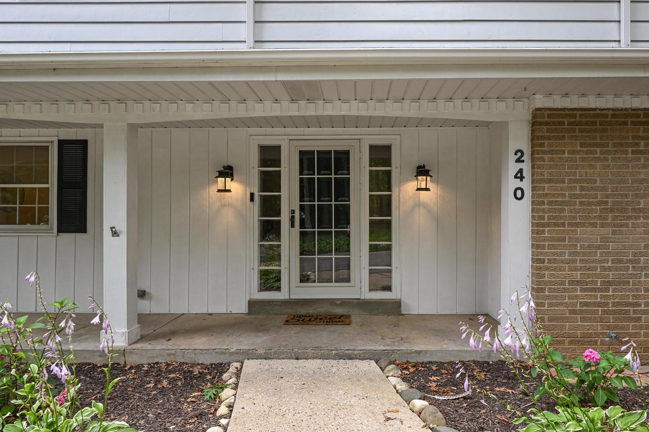 240 Indian Ridge DRIVE