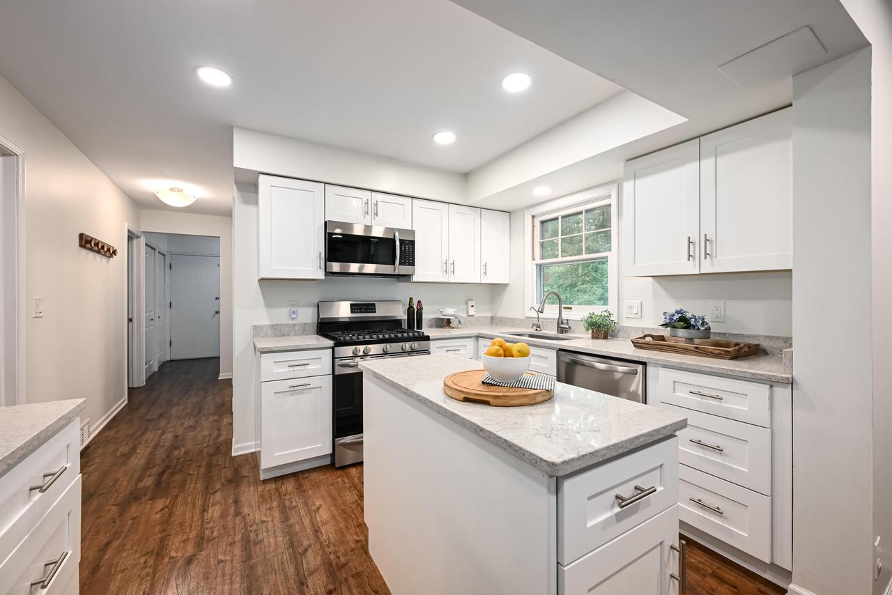 240 Indian Ridge DRIVE