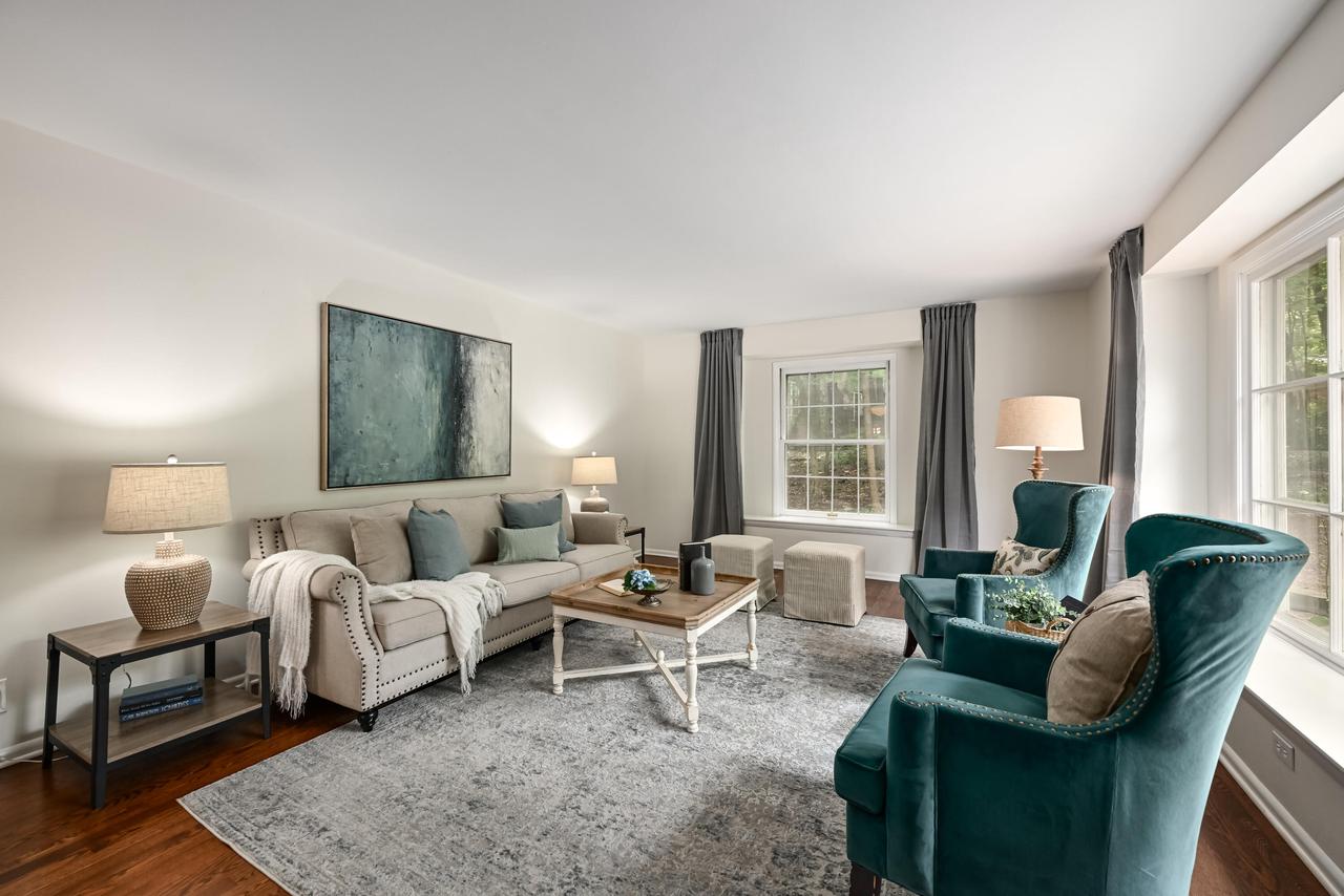 240 Indian Ridge DRIVE