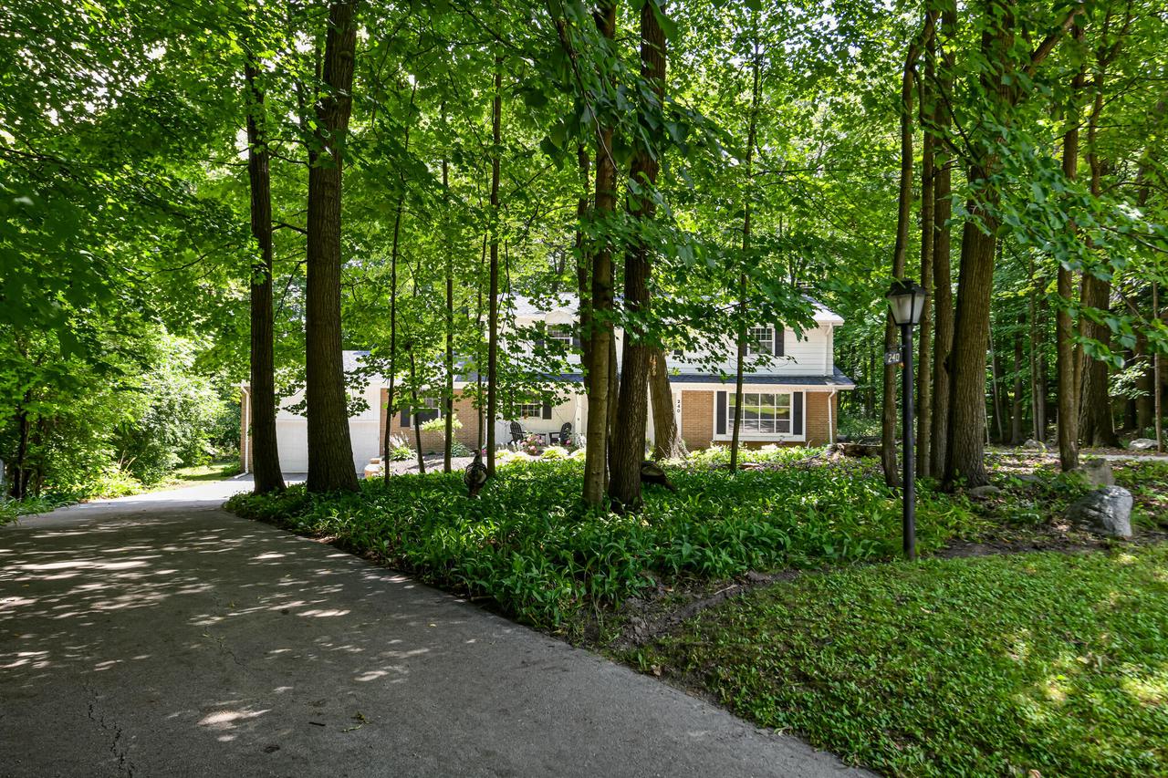 240 Indian Ridge DRIVE