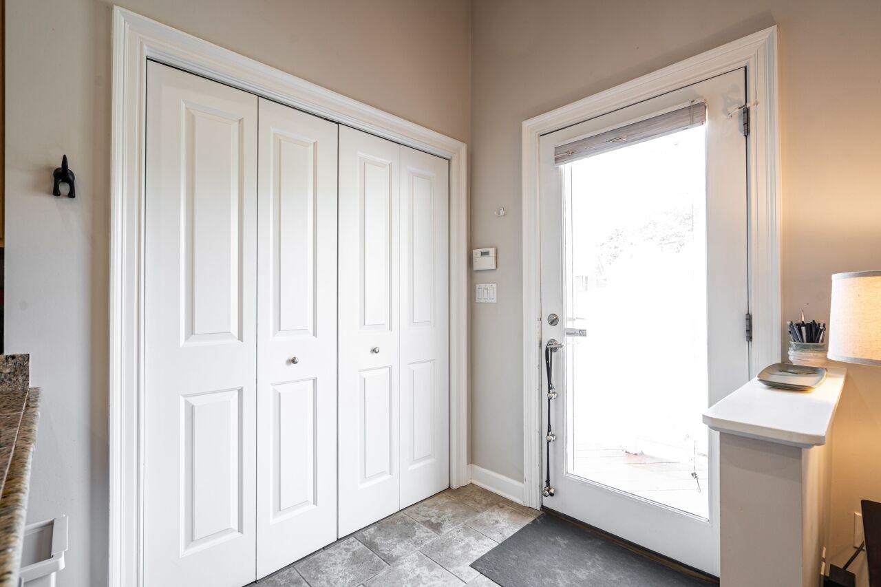 1675 North Franklin PLACE 1677