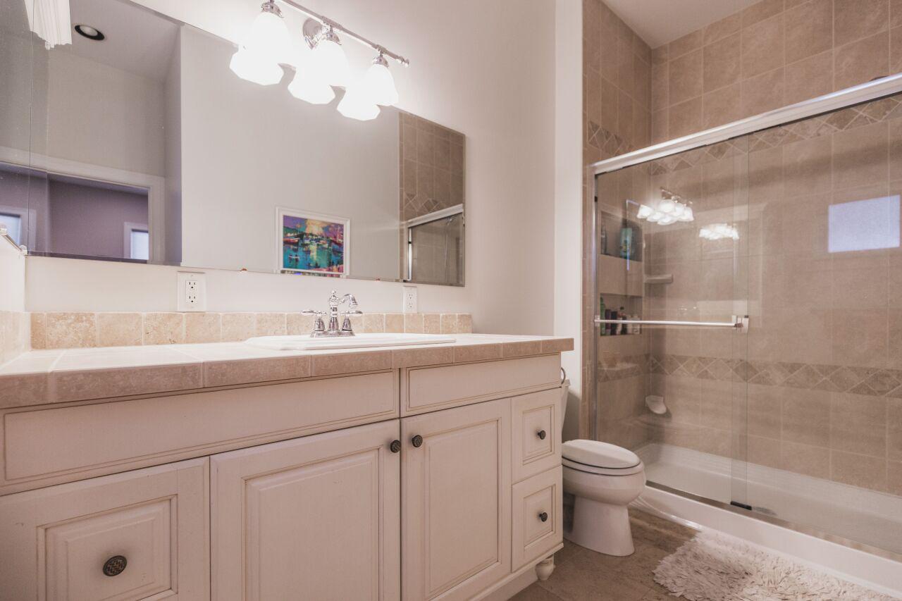 1675 North Franklin PLACE 1677