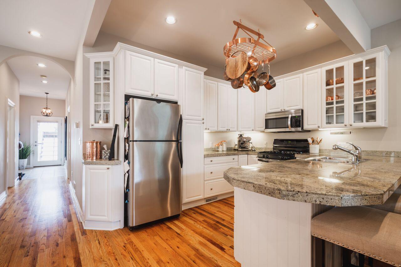 1675 North Franklin PLACE 1677