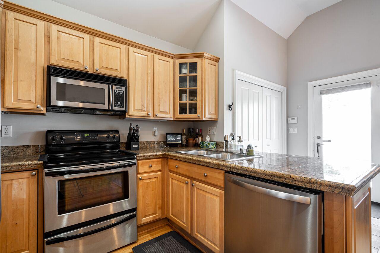 1675 North Franklin PLACE 1677