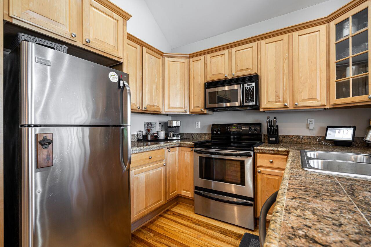 1675 North Franklin PLACE 1677