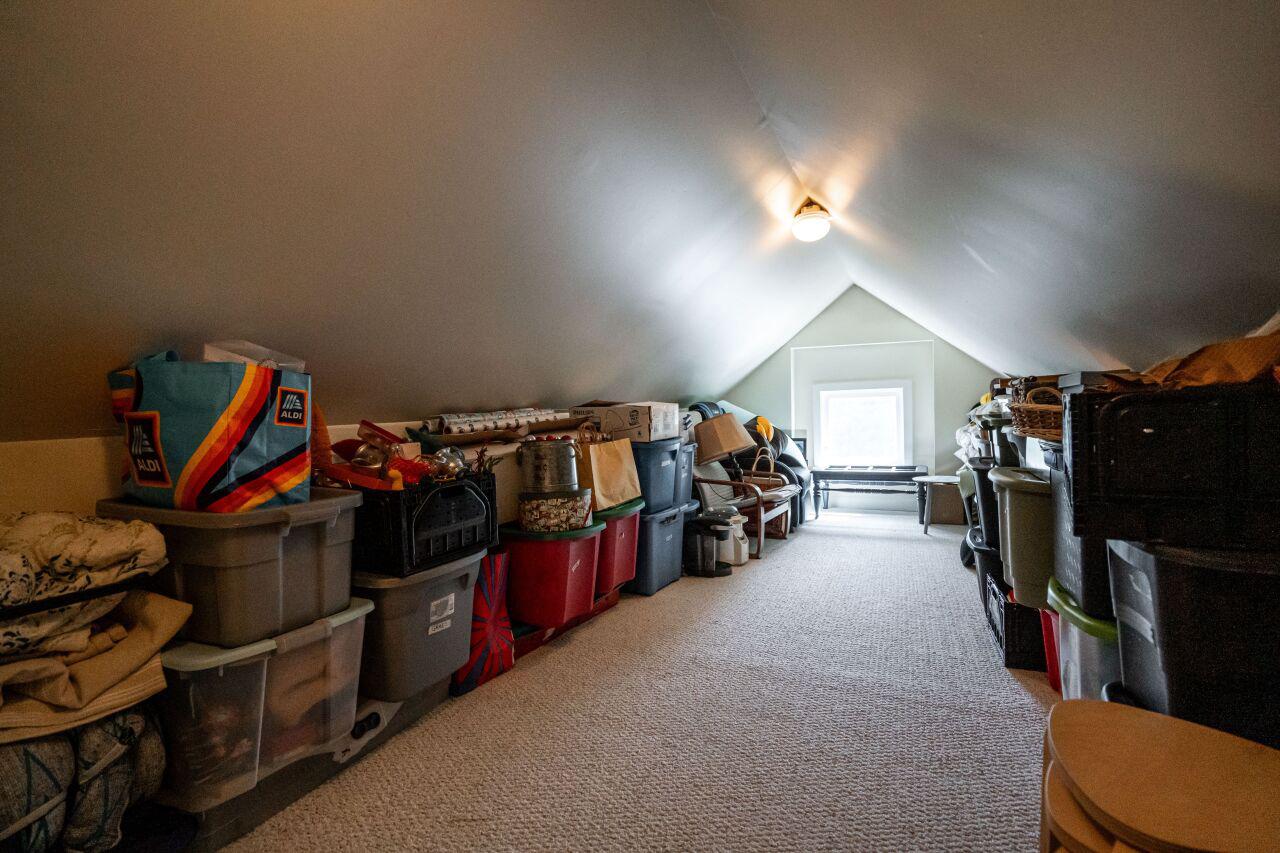 1675 North Franklin PLACE 1677