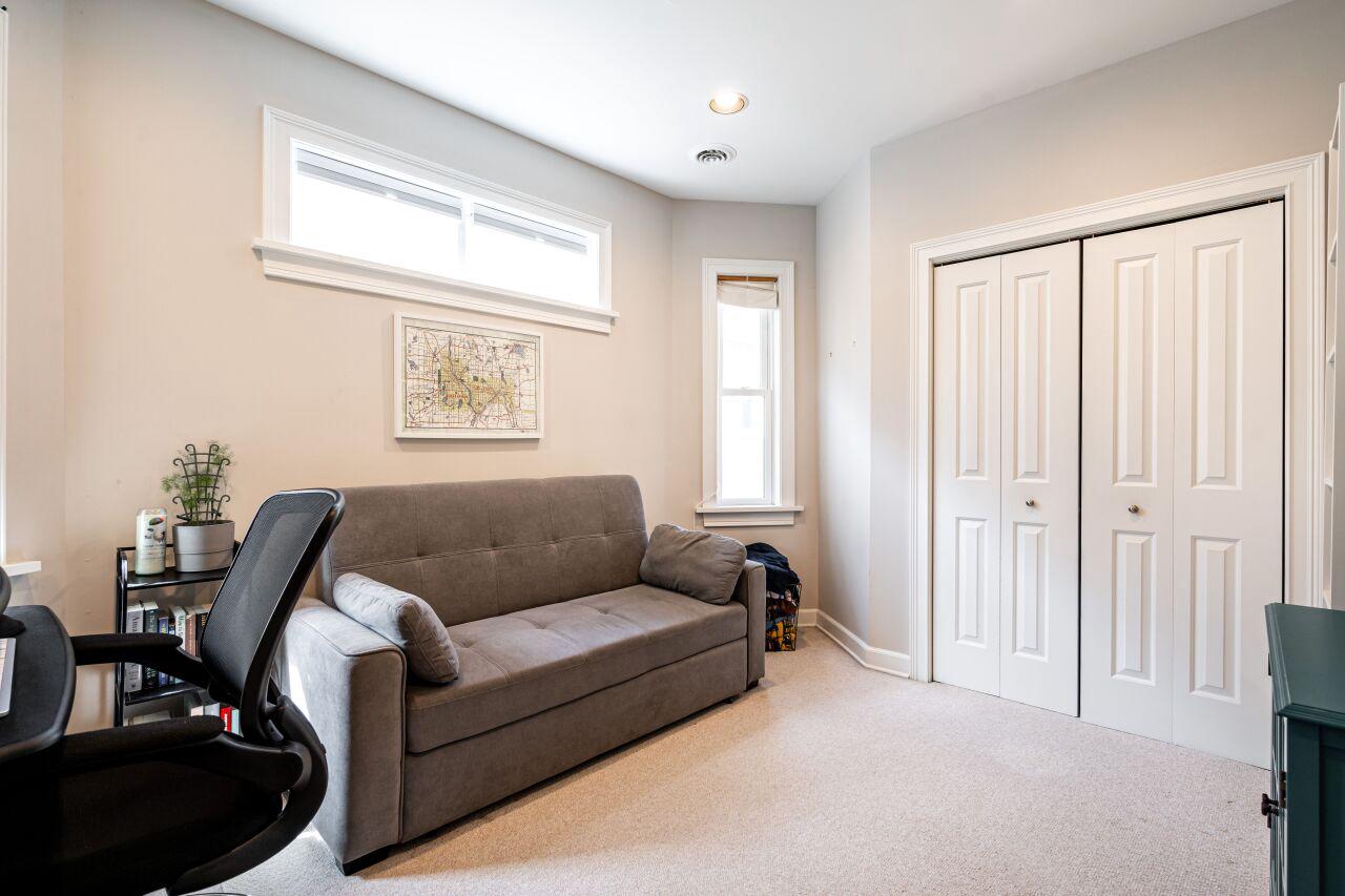 1675 North Franklin PLACE 1677