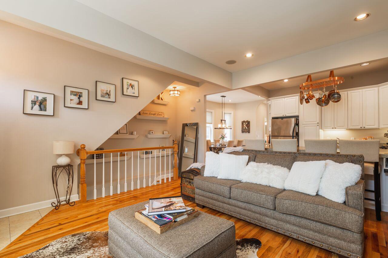 1675 North Franklin PLACE 1677