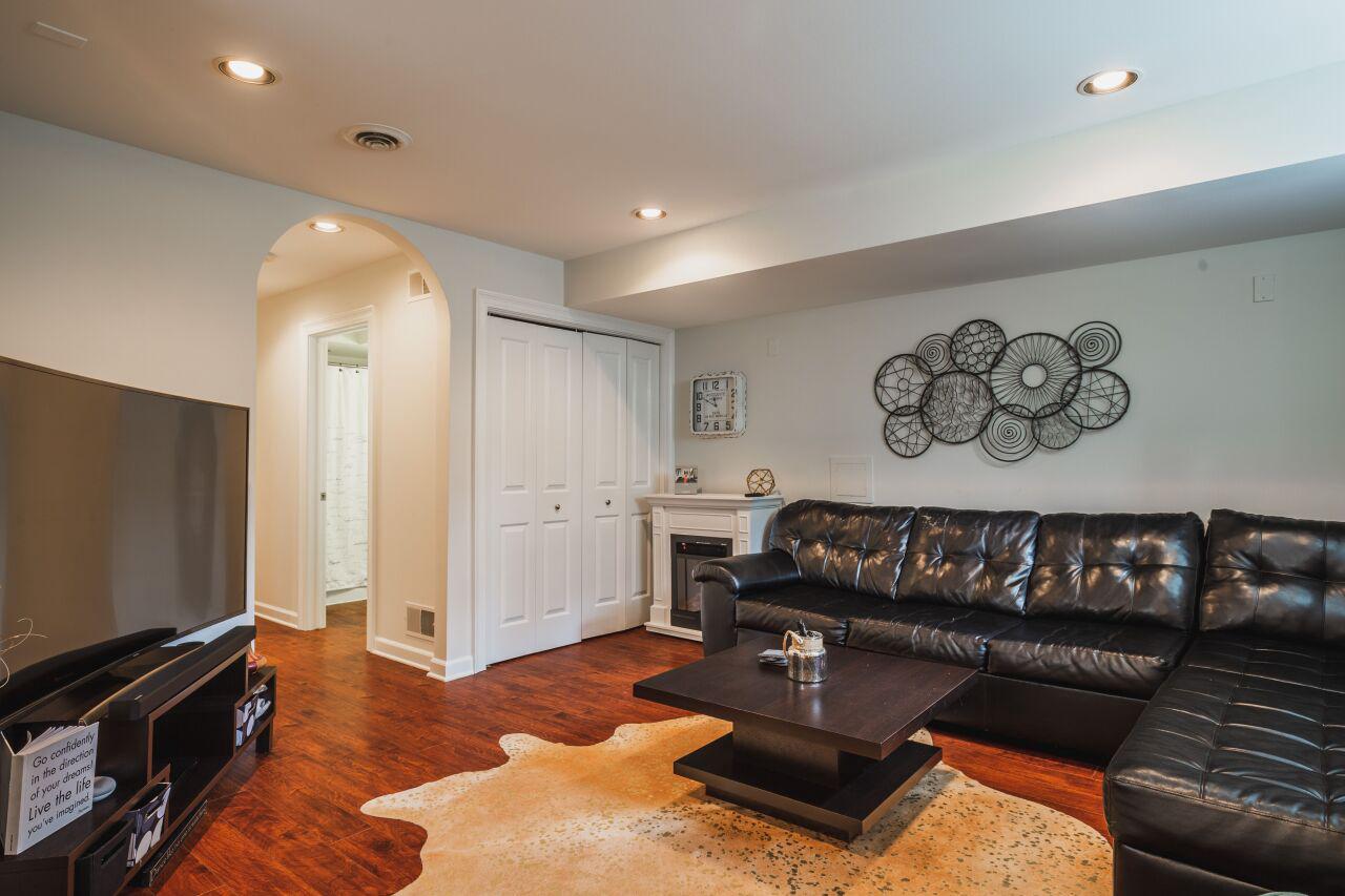 1675 North Franklin PLACE 1677