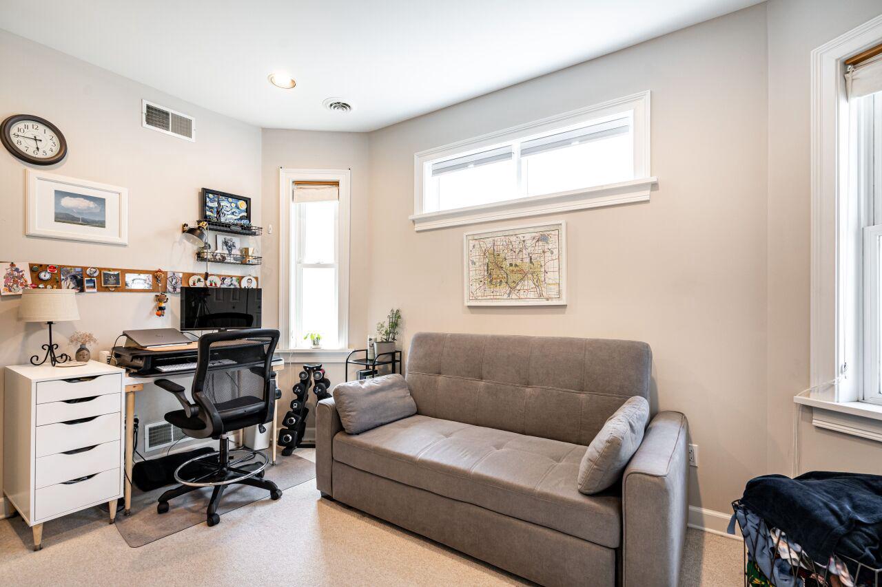 1675 North Franklin PLACE 1677