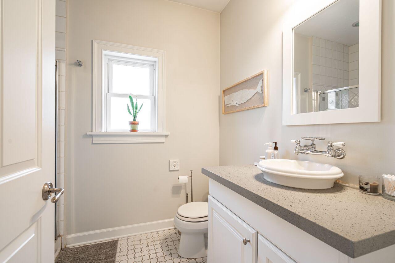 1675 North Franklin PLACE 1677