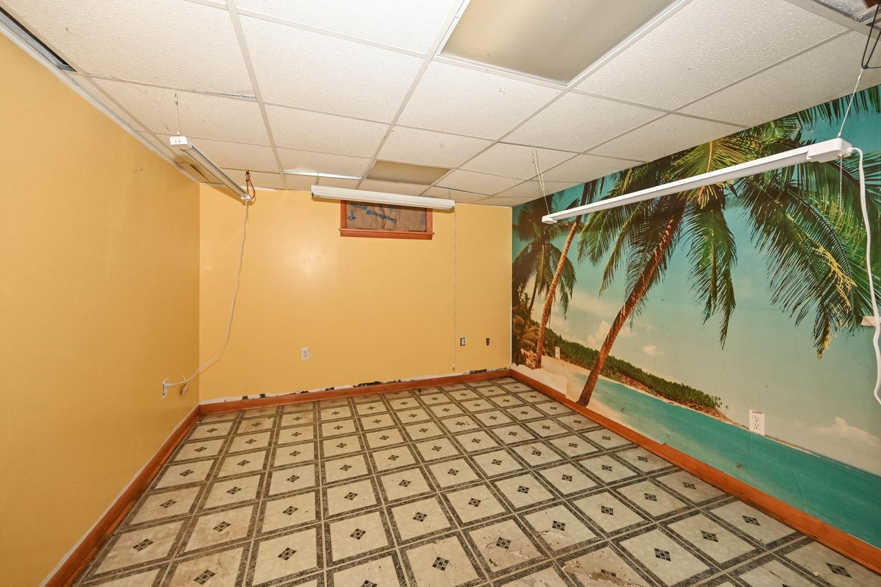 7637 West Allerton AVENUE WEST West