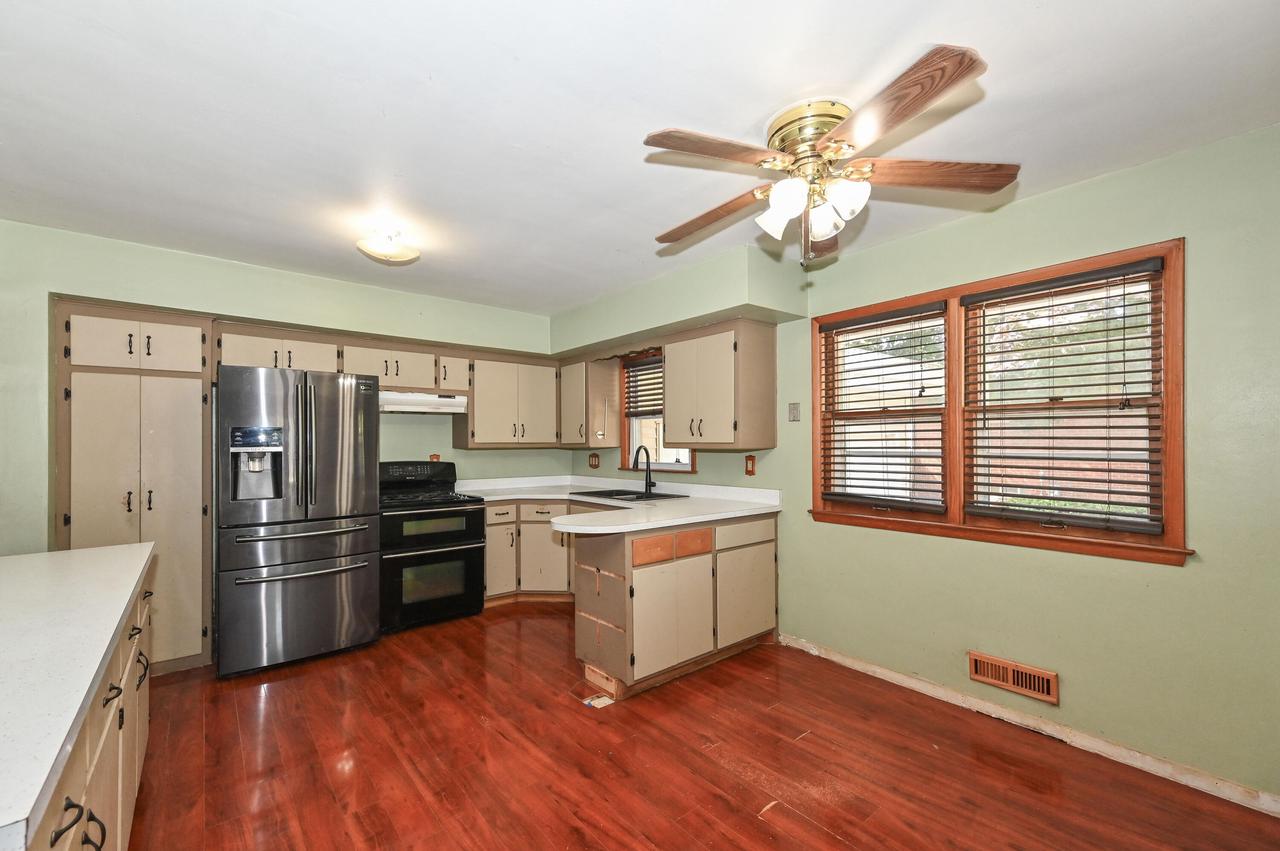 7637 West Allerton AVENUE WEST West