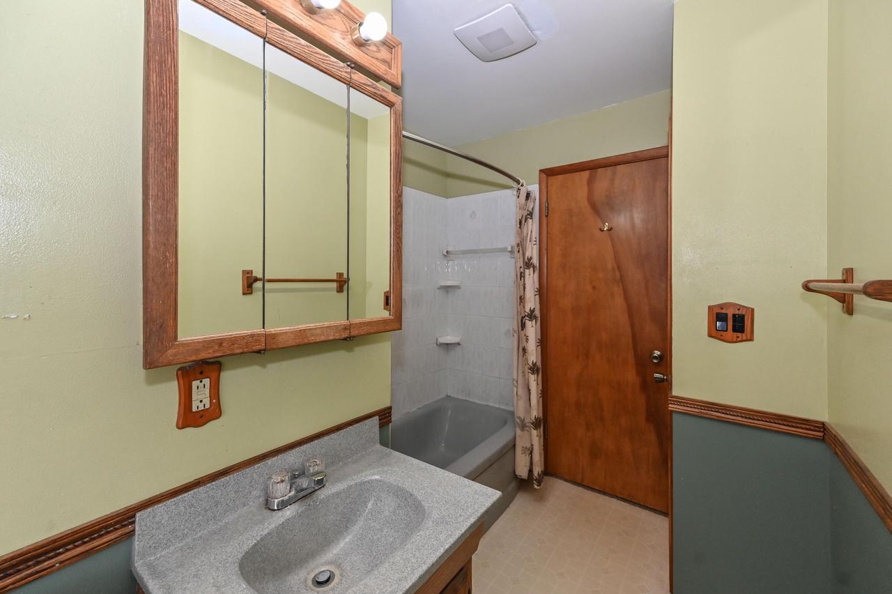 7637 West Allerton AVENUE WEST West