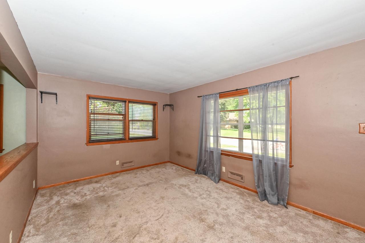 7637 West Allerton AVENUE WEST West