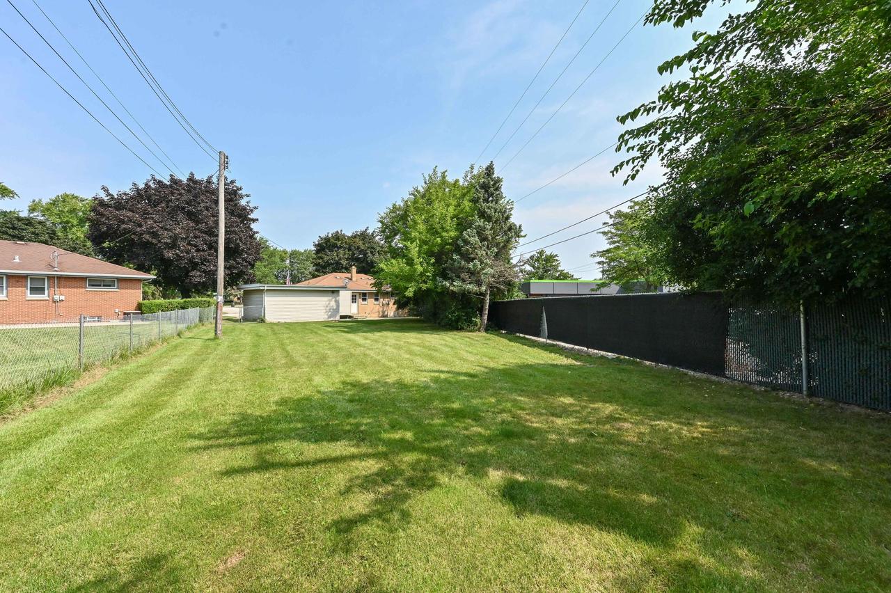 7637 West Allerton AVENUE WEST West