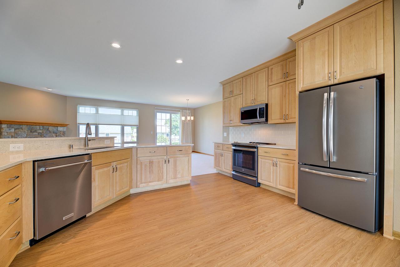 3919 Stillwater CIRCLE