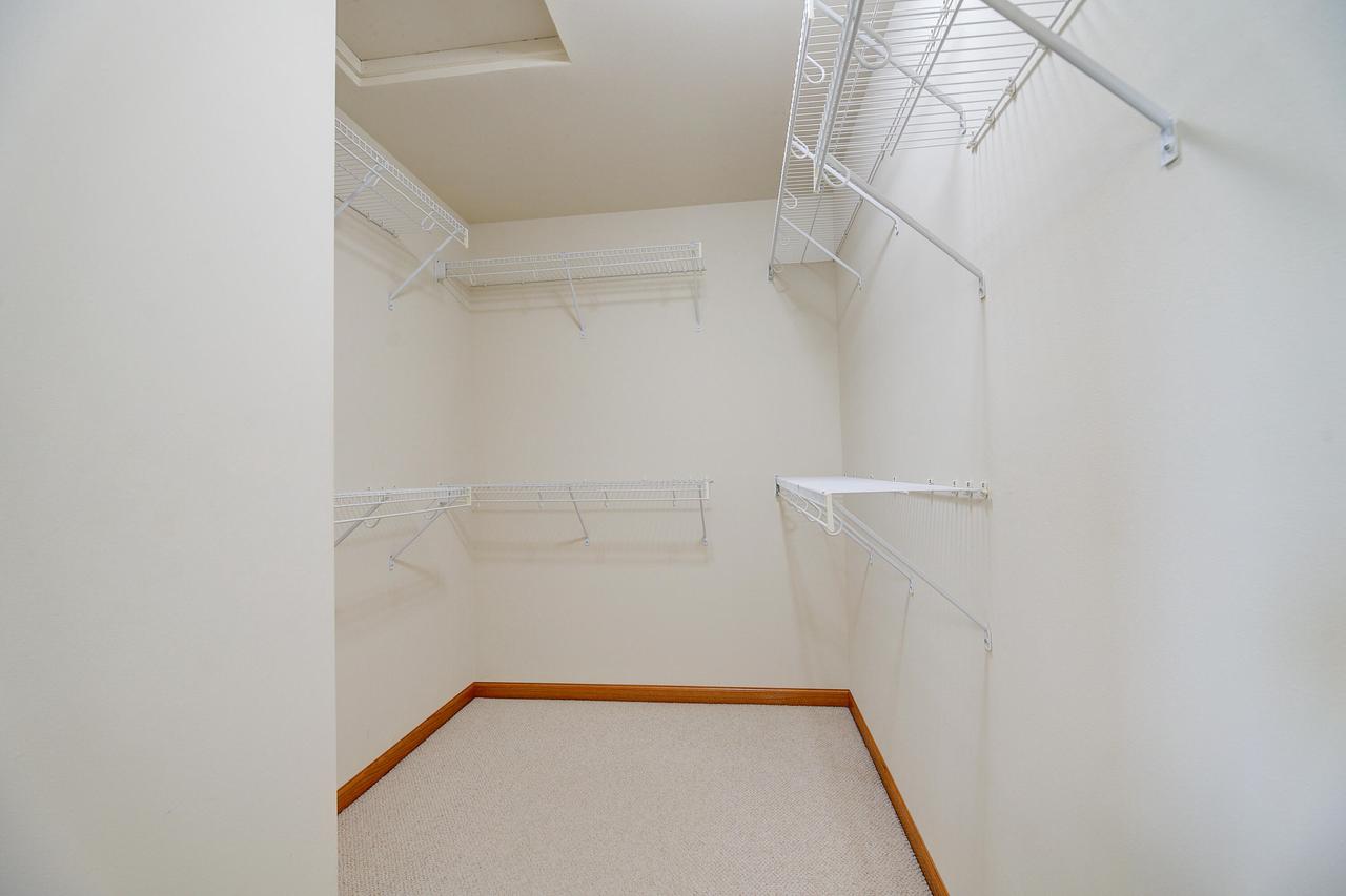 3919 Stillwater CIRCLE