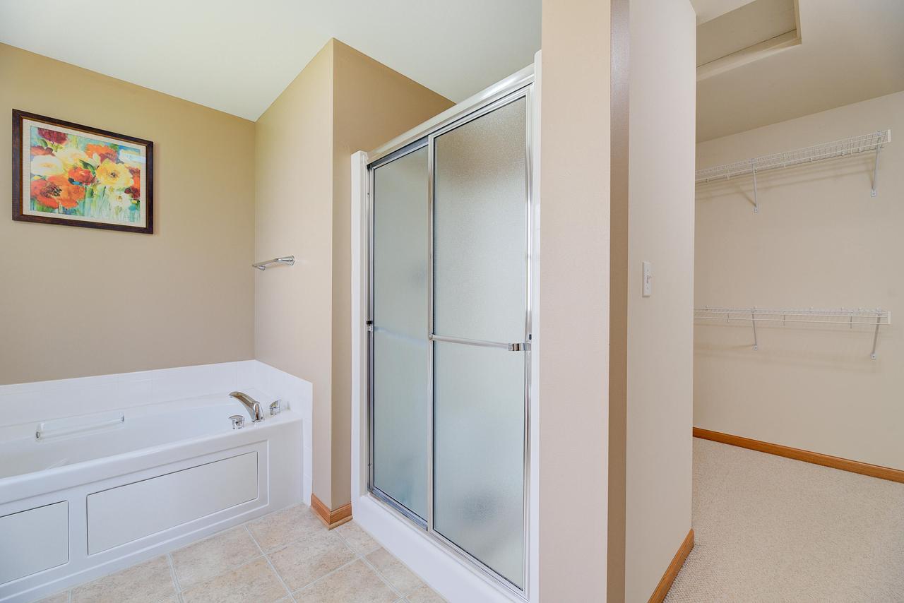 3919 Stillwater CIRCLE