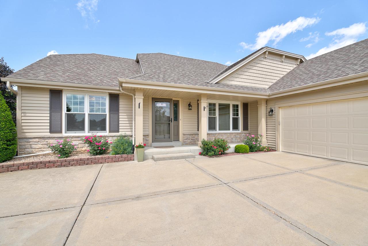 3919 Stillwater CIRCLE